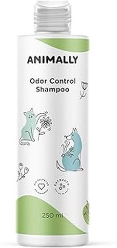 ¿Por qué utilizar champús antiolor para tu mascota?